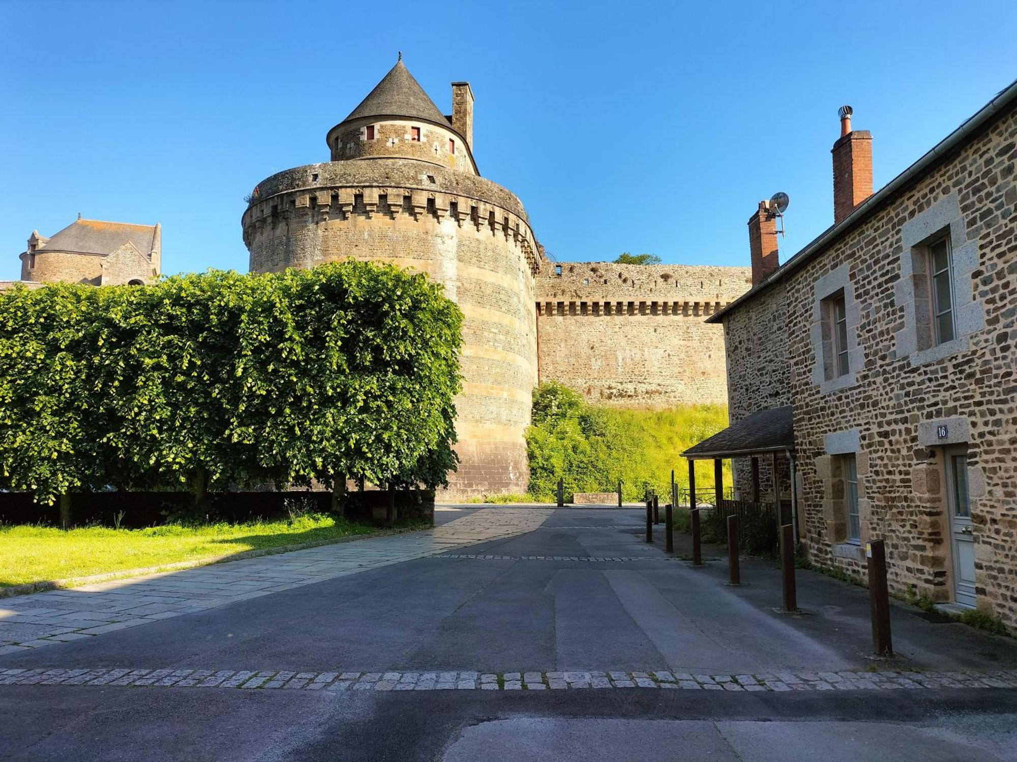 L'Escapade Medievale Fougères エクステリア 写真